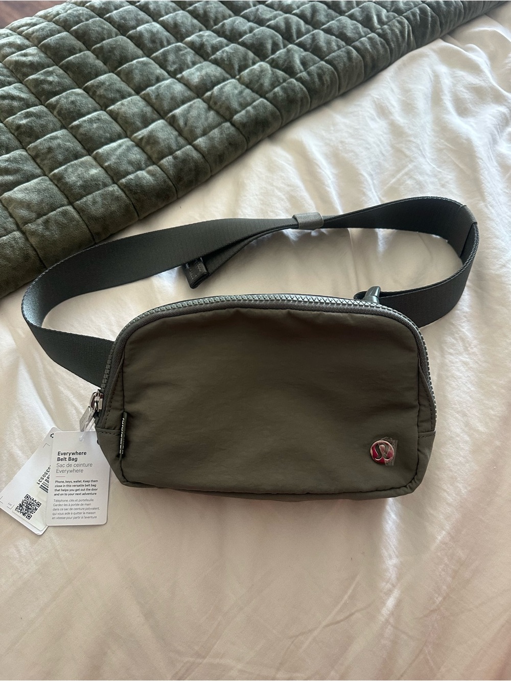 NWT Everywhere Belt Bag in Olive/Green - Unbranded